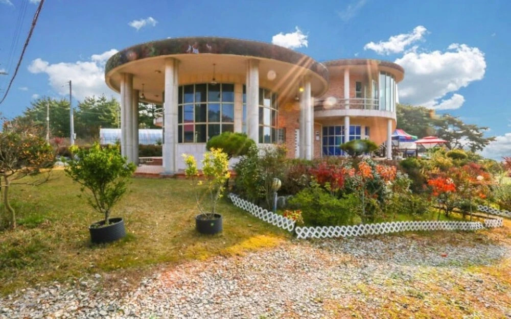 Taean Sunflower Pension