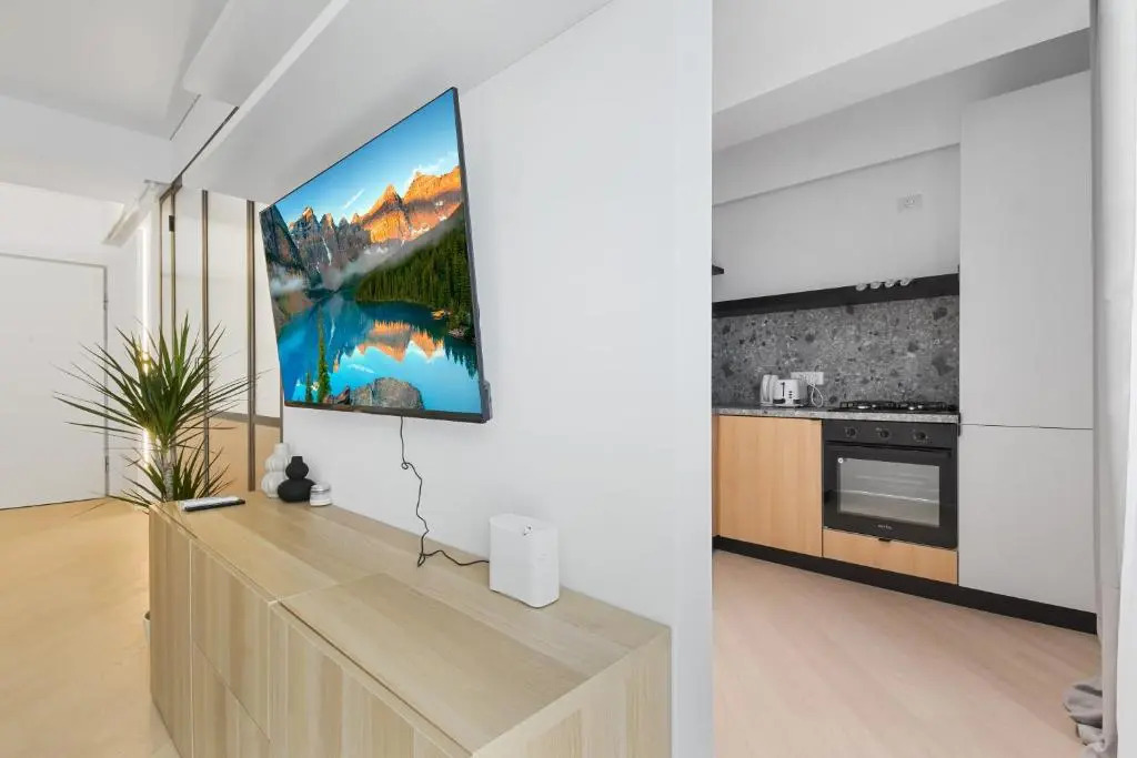 Cortina North 1BR Ap with parking and self check in
