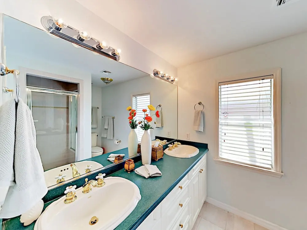 4527 Bimini Home 3 Bedrooms 2 Bathrooms Home