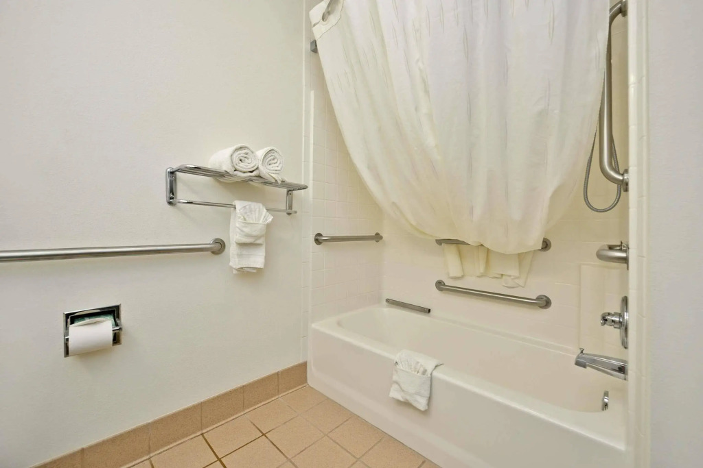 Best Western Limestone Inn and Suites