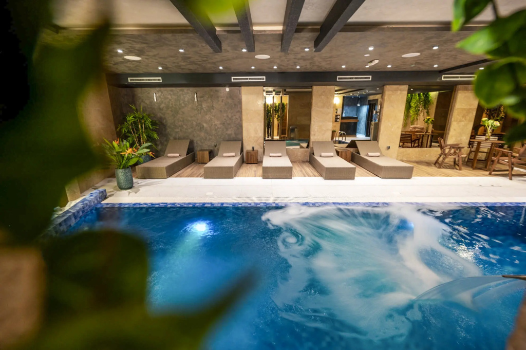 Amsterdam Hotel Pool & SPA