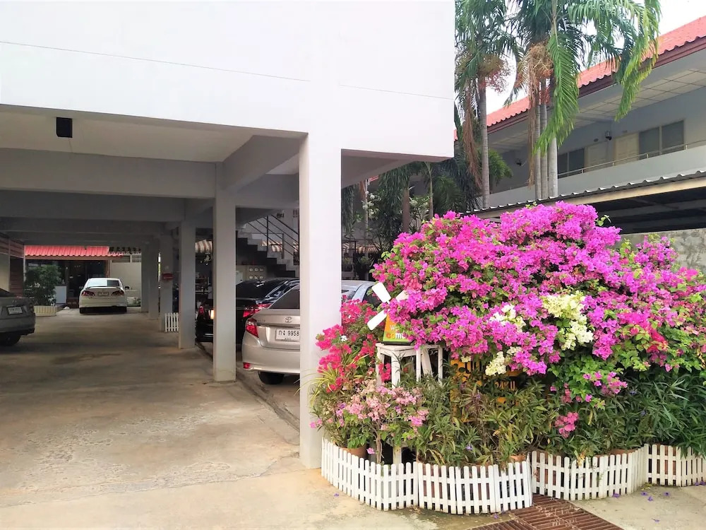 Kritkarn Apartment