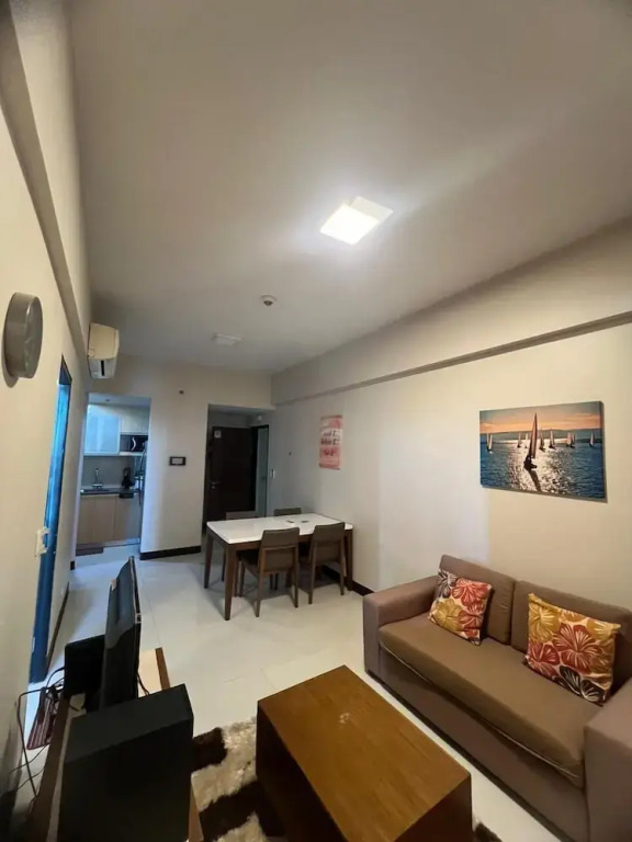 Condo Resort 1 Br by Rosenda B.