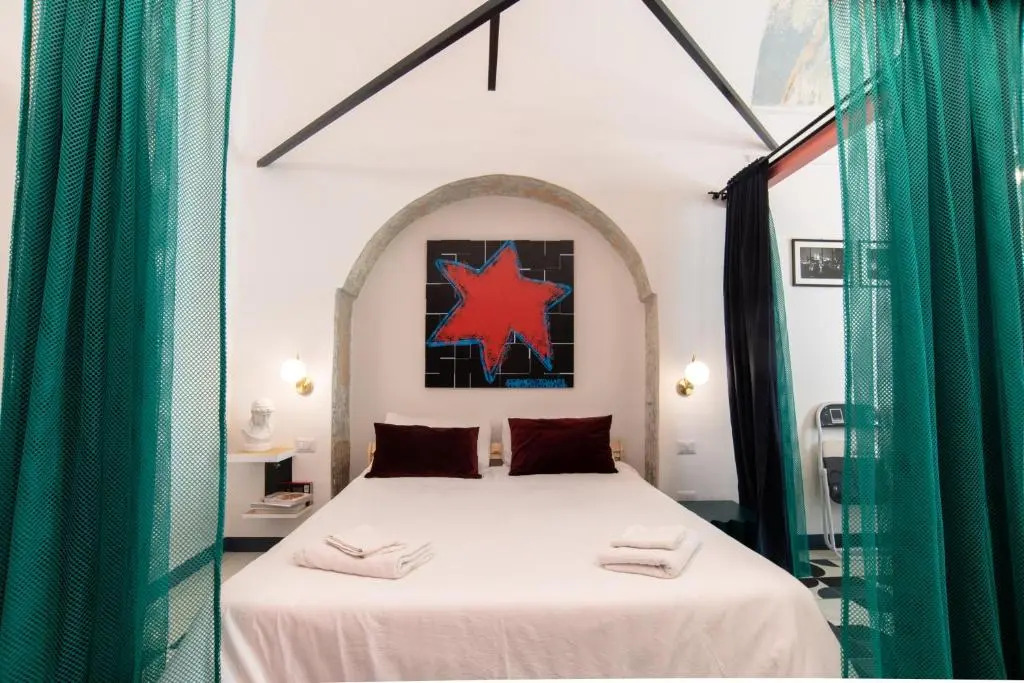 Balloon Design Studio Apartment