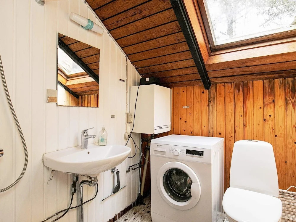 Cozy Holiday Home in Væggerløse Near Sea