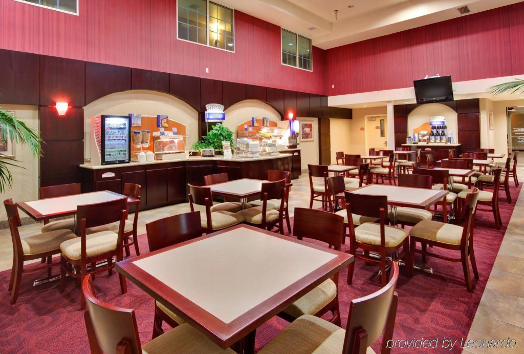 Holiday Inn Express Hollywood Walk of Fame by IHG