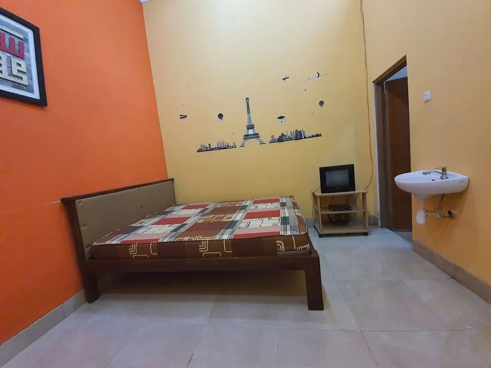 OYO 2000 Dago Asri Guesthouse