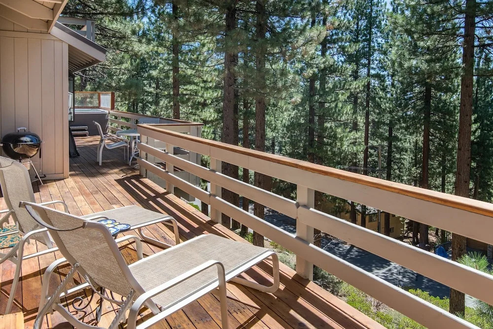 Roomy 5br W/ Hot Tub, Lake View & Beach Access 5 Bedroom Home