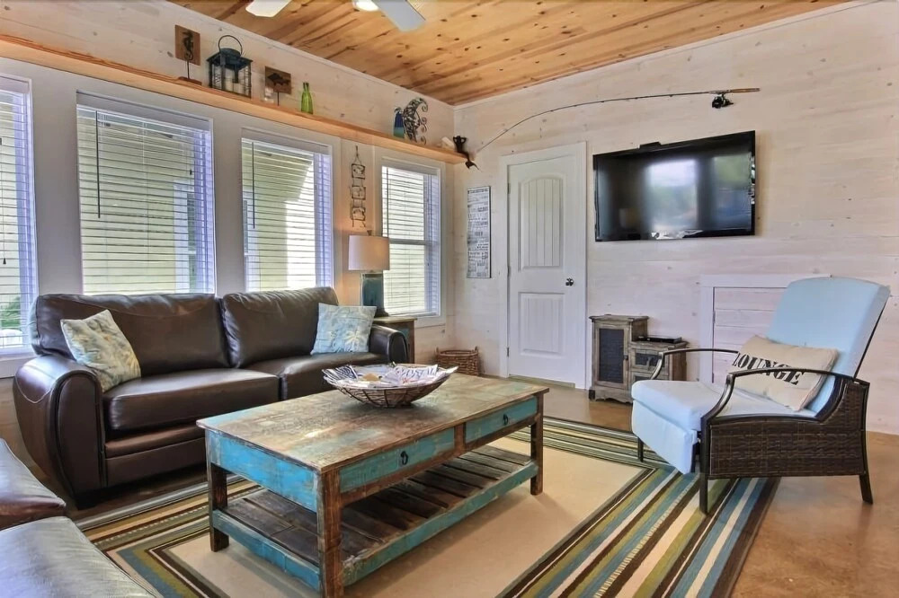 318 S Station #3 4 Bedrooms 2.5 Bathrooms Home
