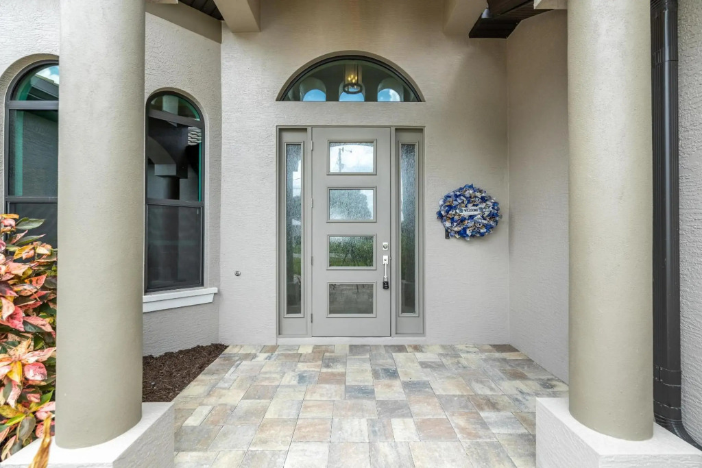 Custom Heated Pool, Kayaks, Bikes, & Spectacular Views - Villa Lakeside Oasis - Roelens Vacations