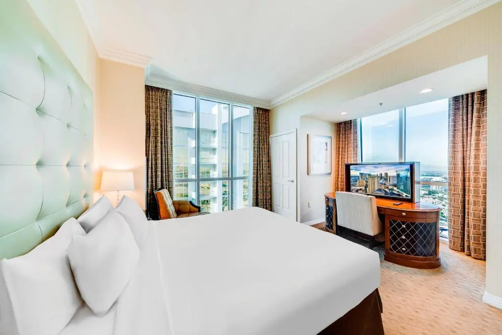 Jet Luxury Resorts @ The Signature Condo Hotel