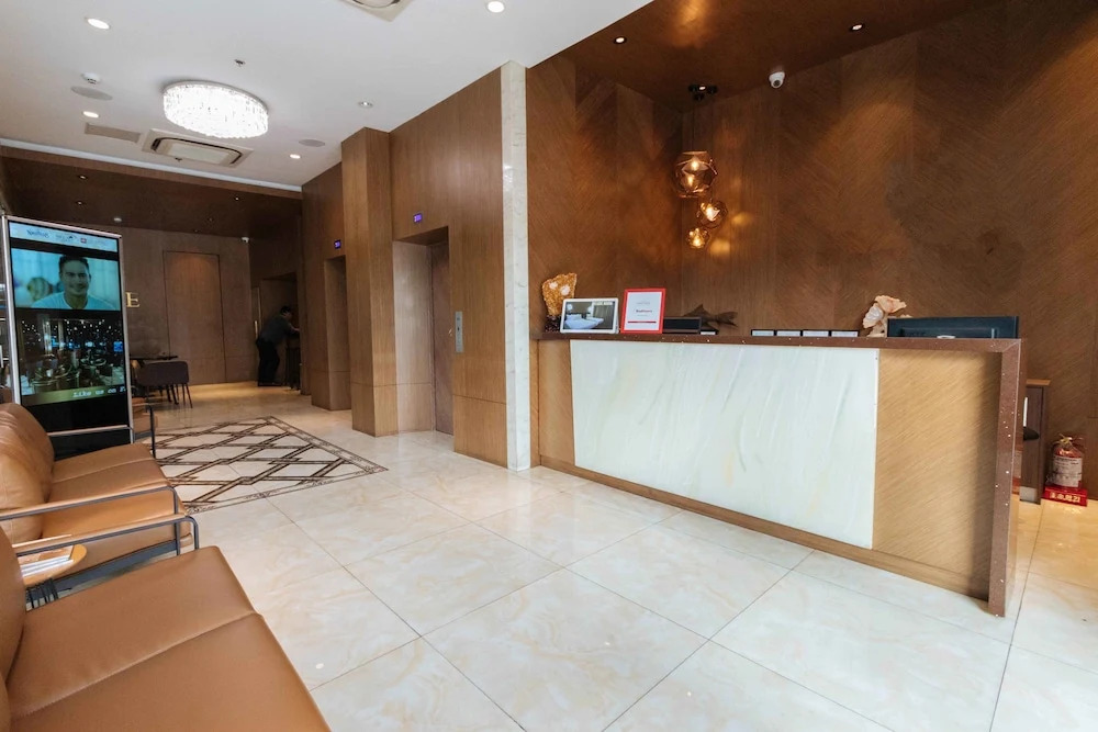 RedDoorz Premium @ South Triangle Quezon City