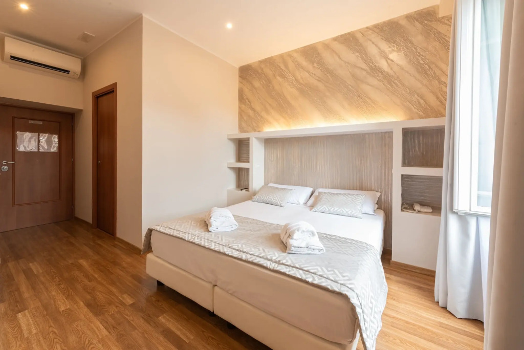 Top Floor Colosseo Guesthouse