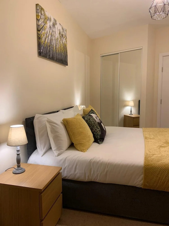 Unique & Stylish 2 Bed Apartment
