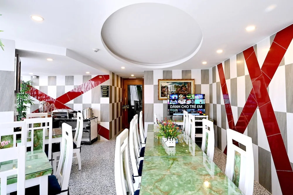 Ten Dollars Hotel