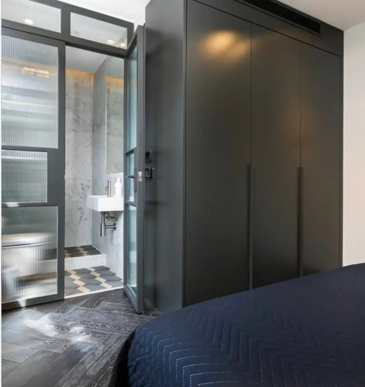 Stunning 2 Bed Flat Behind Oxford Street, London