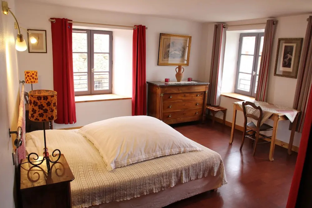 Les Trois Terres