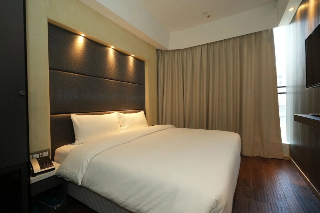 Epoch Hotel
