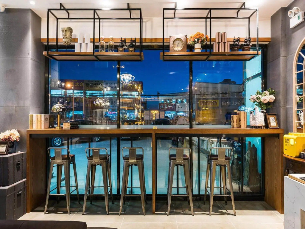 James Joyce Coffetel Hotel (Beijing Xiaohongmen subway station)