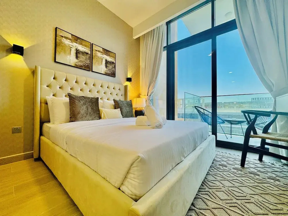 Venduras - Chic Studio in Azizi Riviera
