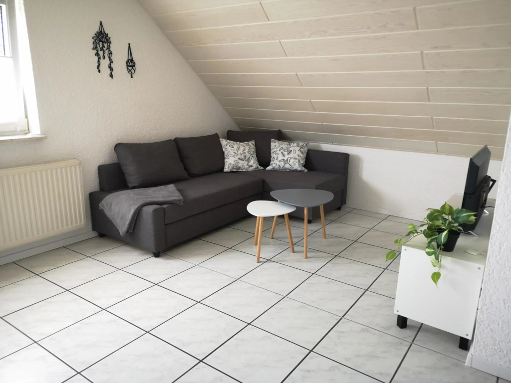 Familienfreundliche Ferienwohnung mit Wohlfühlbalkon und kostenlosem Parkplatz nahe Messe und Bodensee