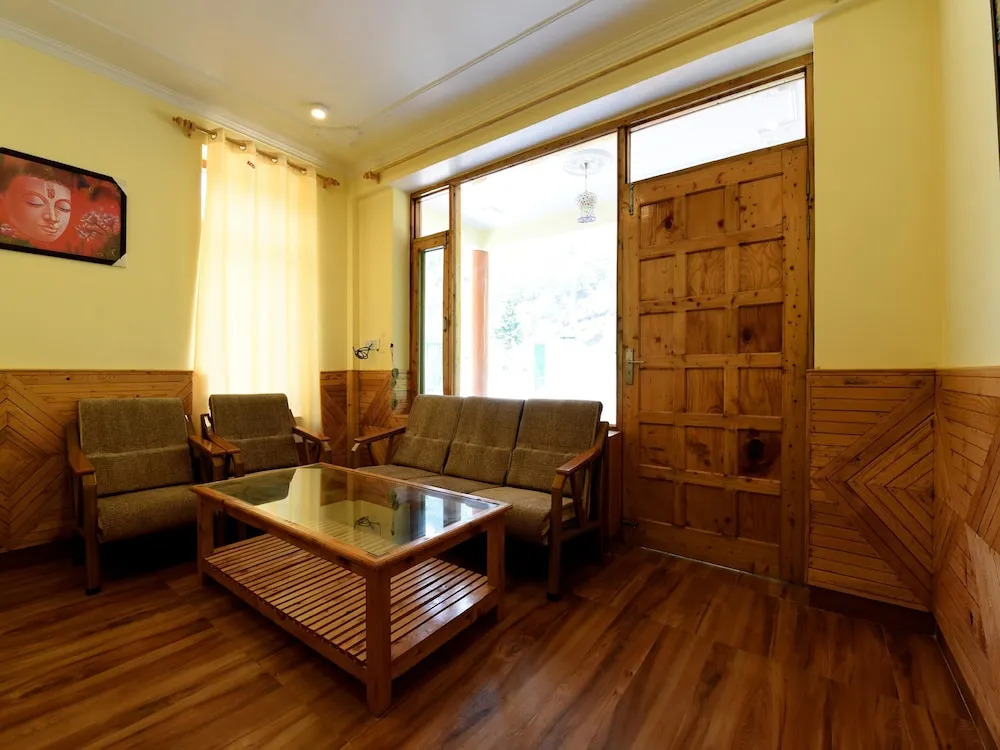 OYO 14580 Home Luxurious Studios Shanag