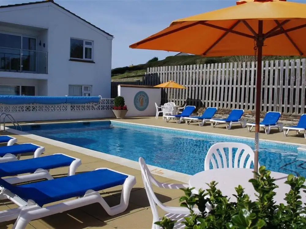 Quaint Apartment in Cornwall With Swimming Pool