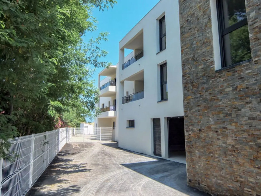 Le Clos Des Alberes 26035