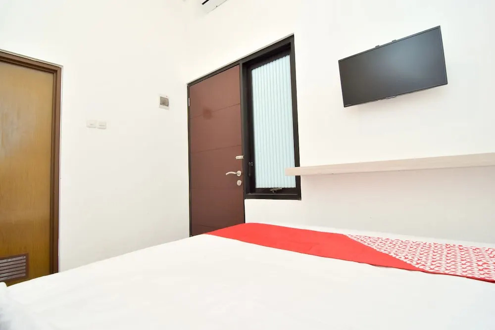 Oyo 1060 Rungkut Mejoyo Selatan