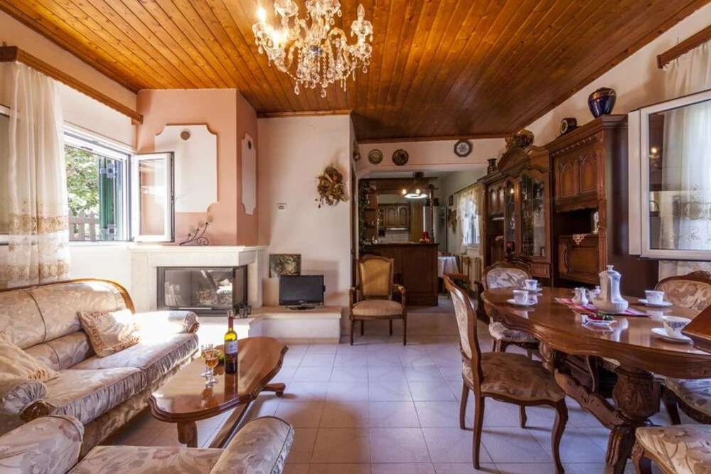 Garitsa De Lux