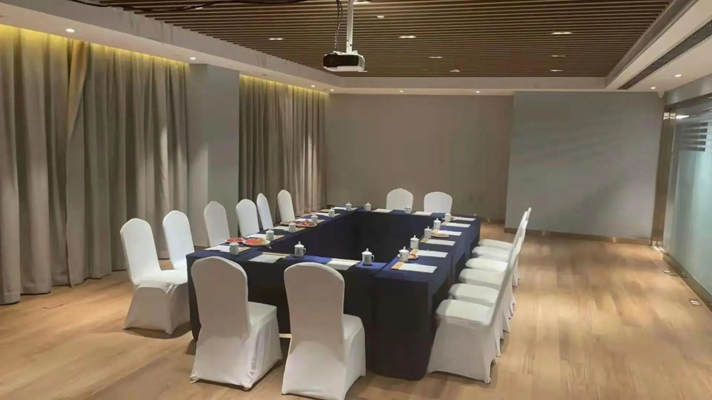 Jinhe Hotel