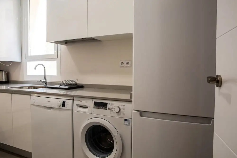 Lovely 4 Bed in Heart of Madrid, Near Park