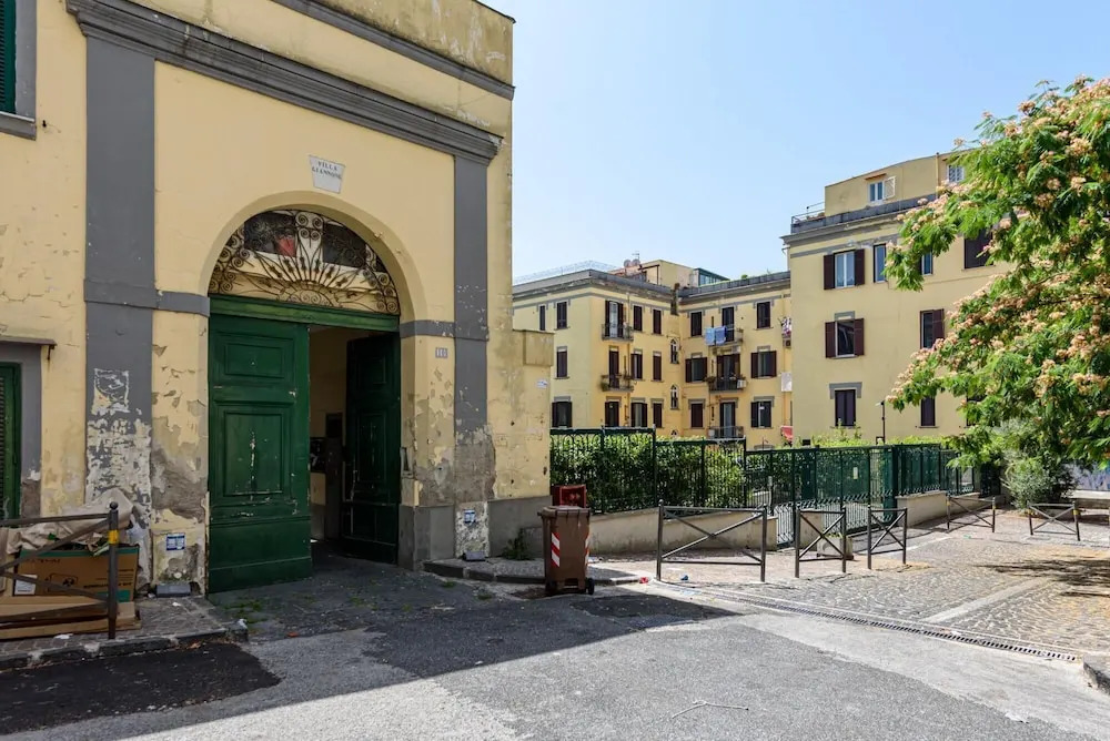 Via Annibale Caccavello 10 - Primo Piano