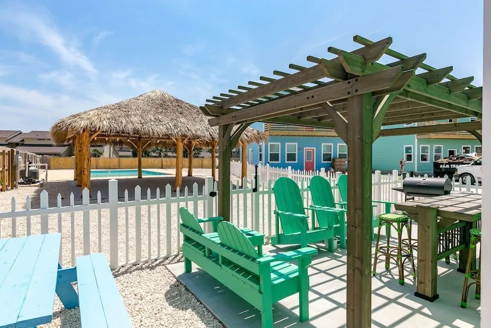 Feelin Tip-Sea 4Br Home