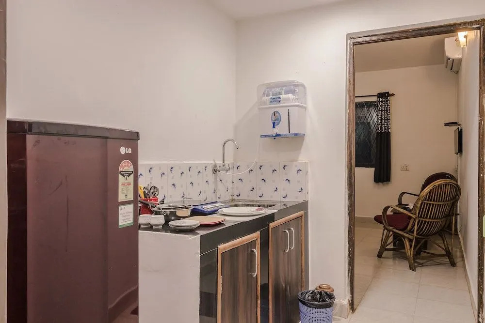 OYO 24114 Home Decent Studio Candolim