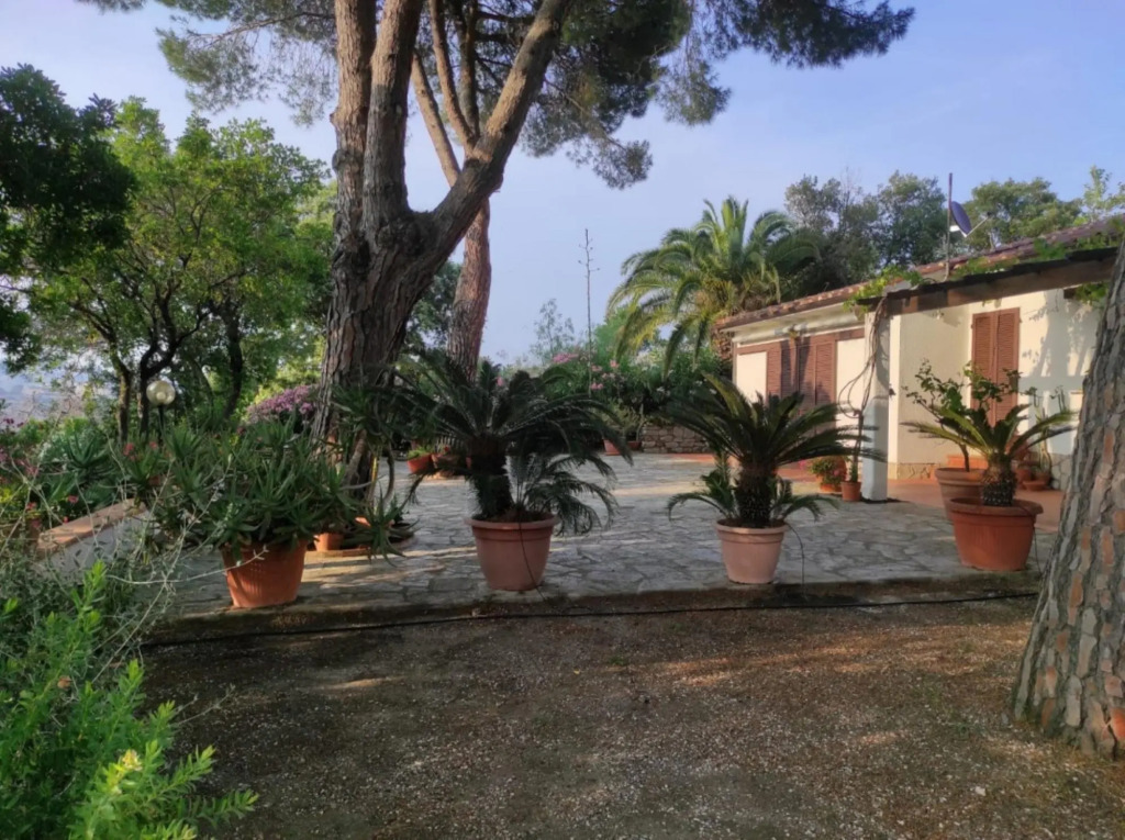Villa ai Pini 800 meters from the beach of Straccoligno with reserved parking space directly on the-VILLA AI PINI