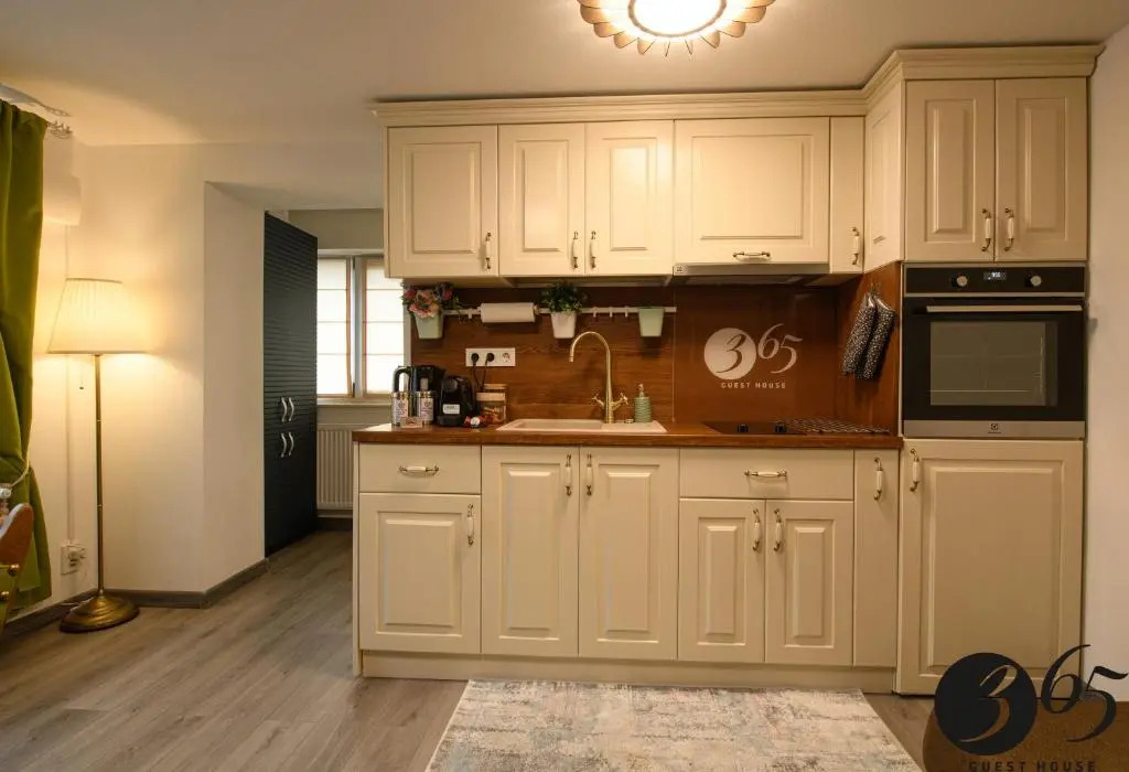 365 Guest House