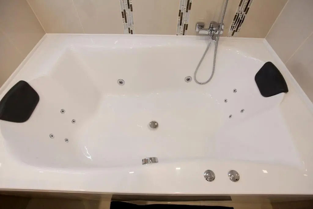 Silver Apartment