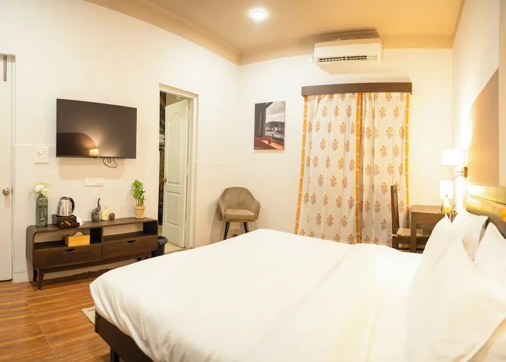 Firebrick Boutique Residences - GARNET HOUSE