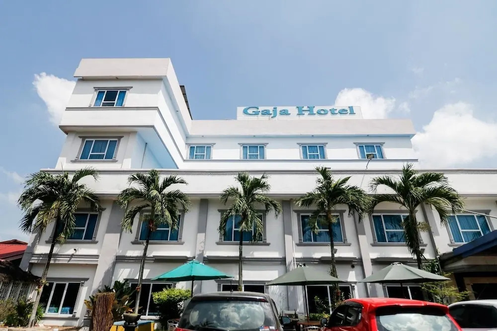 RedDoorz Plus @ Jalan Dr Sutomo Pekanbaru