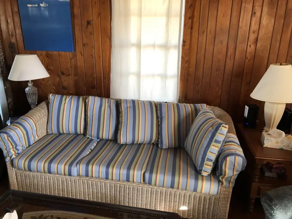 Blackbeard's Retreat - Historic And Pet Friendly 3 Bedroom Cottage by RedAwning