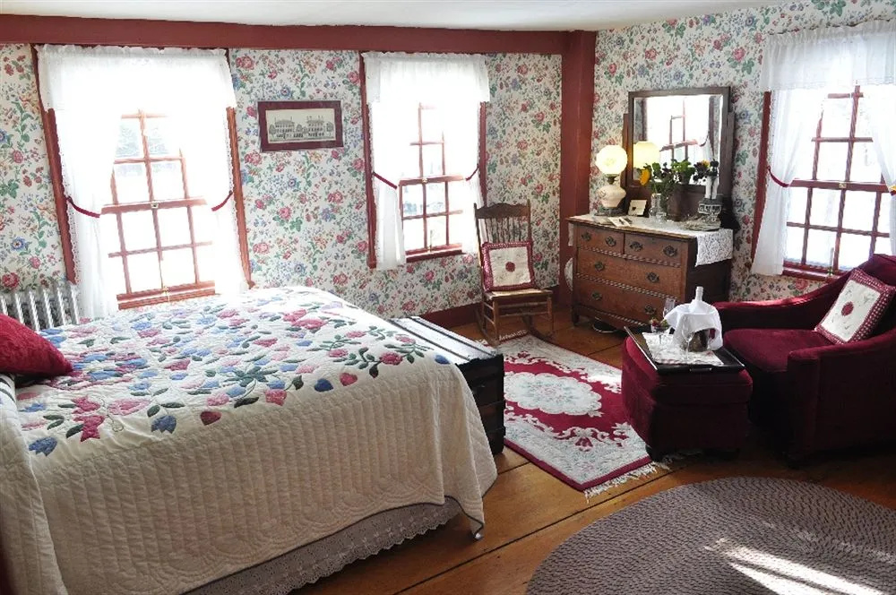Waldo Emerson Inn