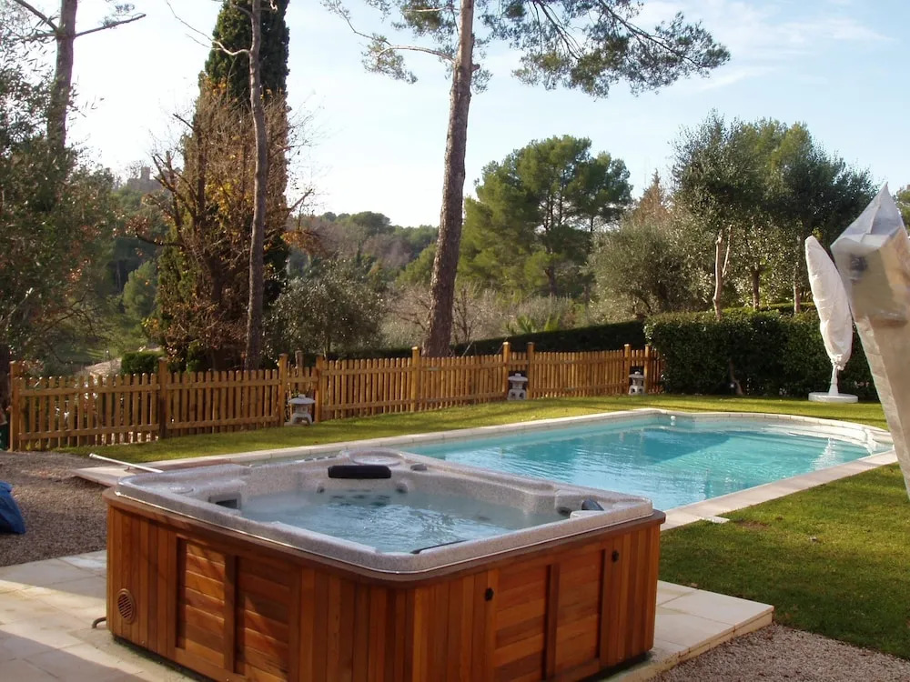 Holiday Home Villa Bois Dore in Valbonne by Interhome