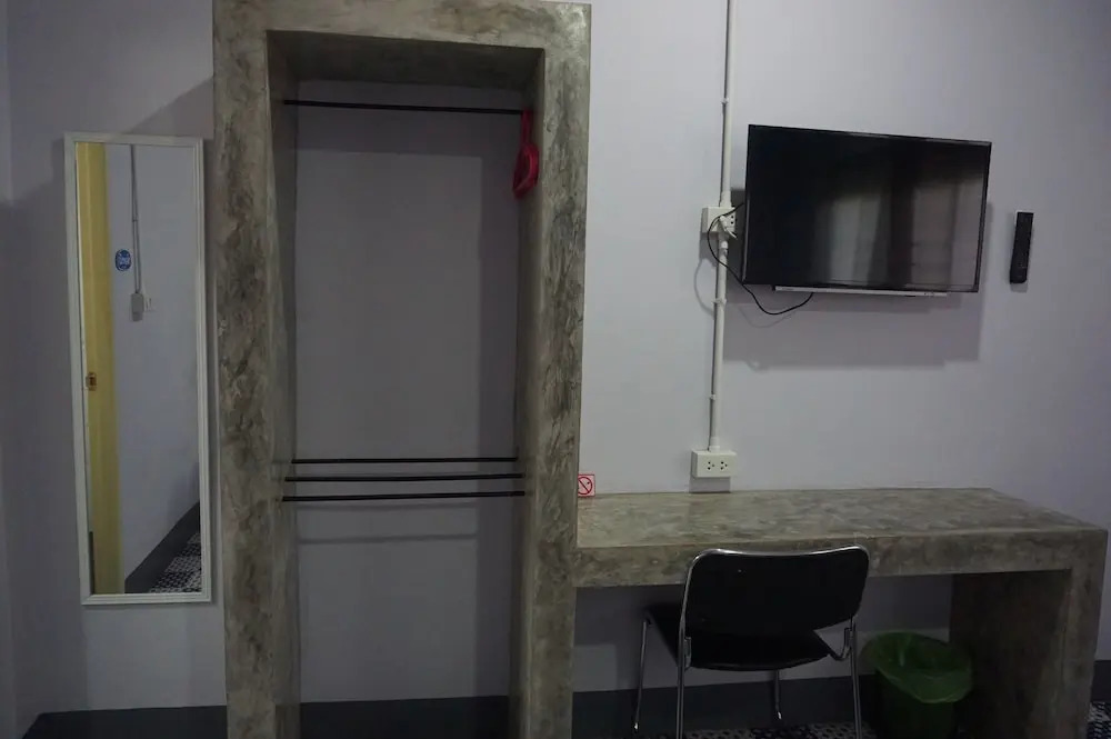 Tummi House