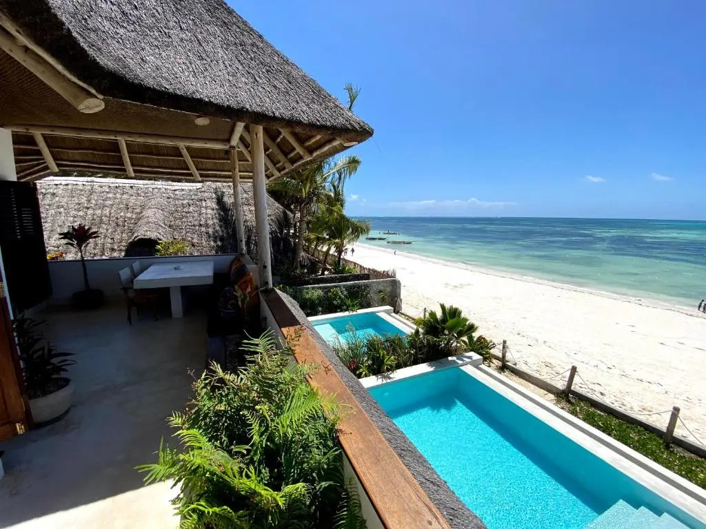 Joya Beach Suites & Villa