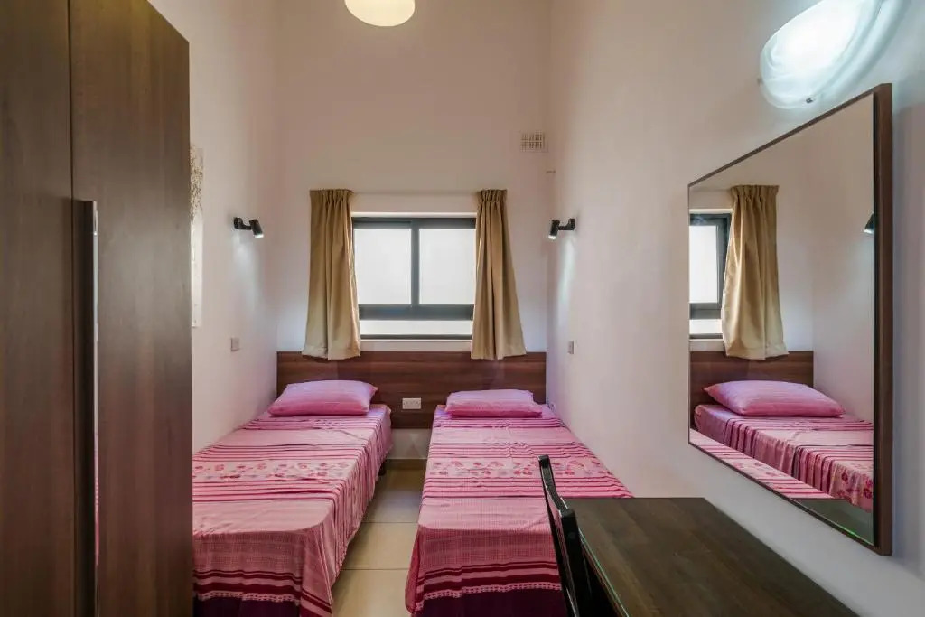 Blue Harbour 5 - Seafront Penthouse with stunning seaviews - by Getawaysmalta