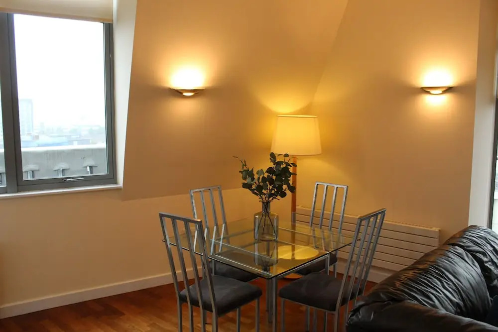 Spacious 2 Bed Newcastle City Centre Apartment