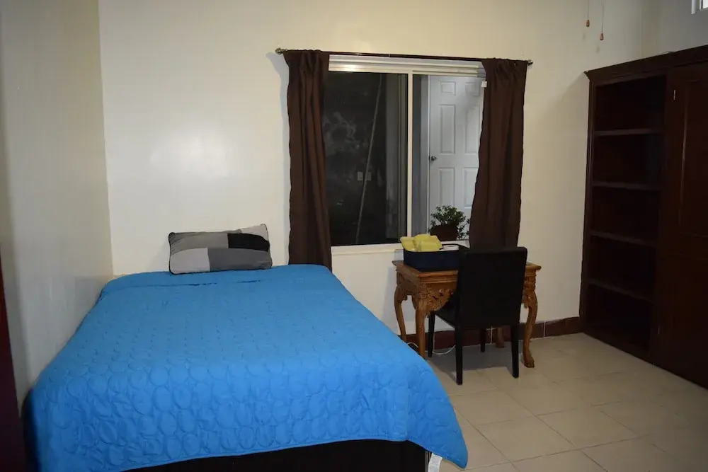Room in House - Comoda Habitacion En Casa Compartida