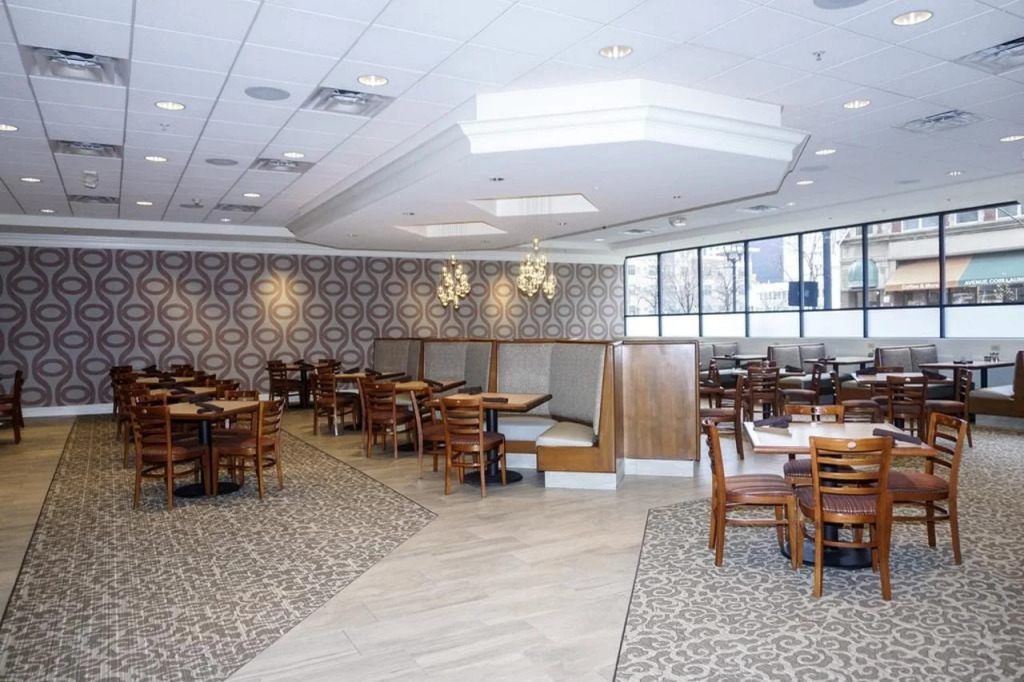DoubleTree by Hilton Milwaukee Downtown