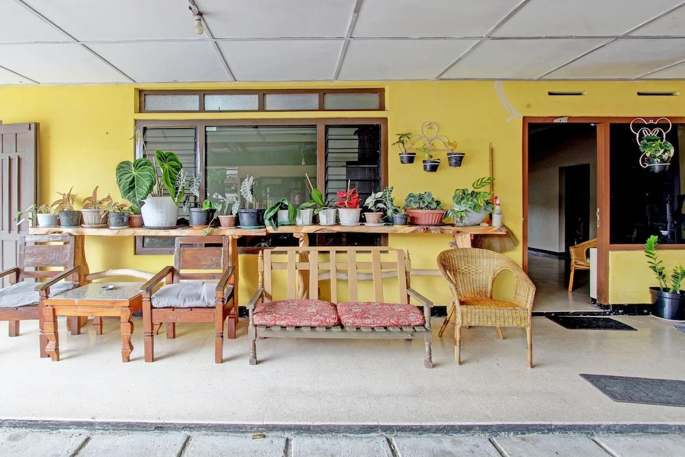OYO 92534 Fajar Indah Guest House